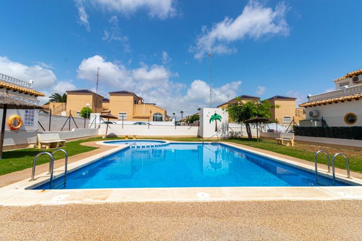 Image No.26-3 Bed Townhouse for sale