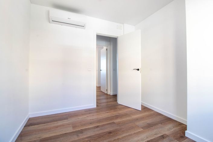 Image No.18-2 Bed Apartment for sale