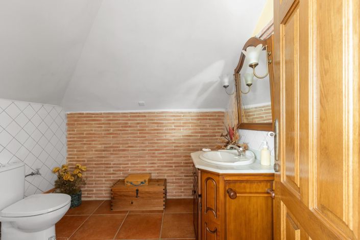 Image No.47-6 Bed Villa for sale