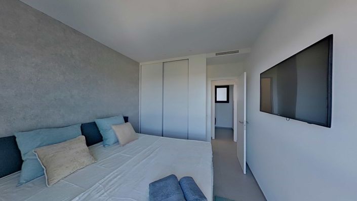 Image No.20-3 Bed Apartment for sale