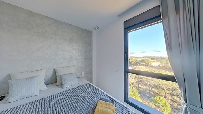 Image No.24-3 Bed Apartment for sale