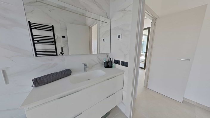 Image No.27-3 Bed Villa for sale