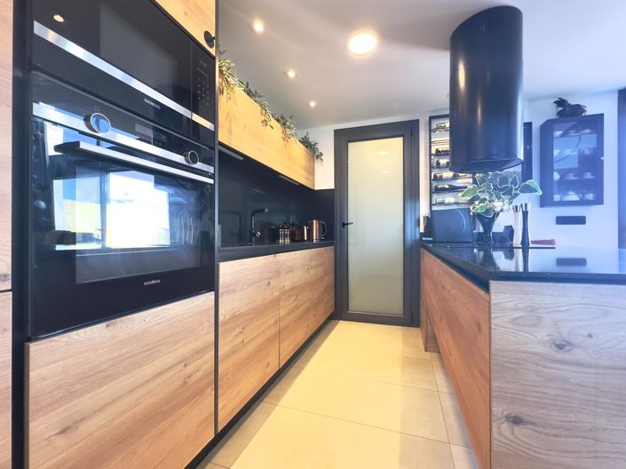 Image No.8-3 Bed Penthouse for sale