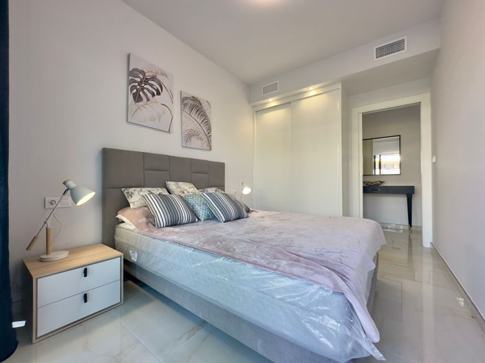 Image No.42-3 Bed Apartment for sale