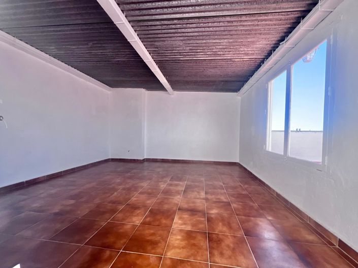 Image No.27-4 Bed Duplex for sale