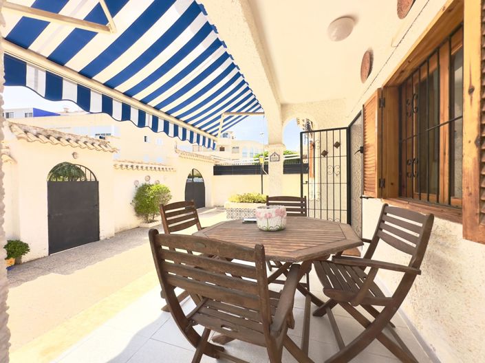 Image No.3-Villa de 3 chambres à vendre à Orihuela Costa