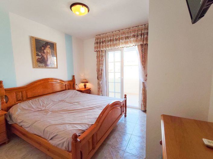 Image No.8-2 Bed House for sale