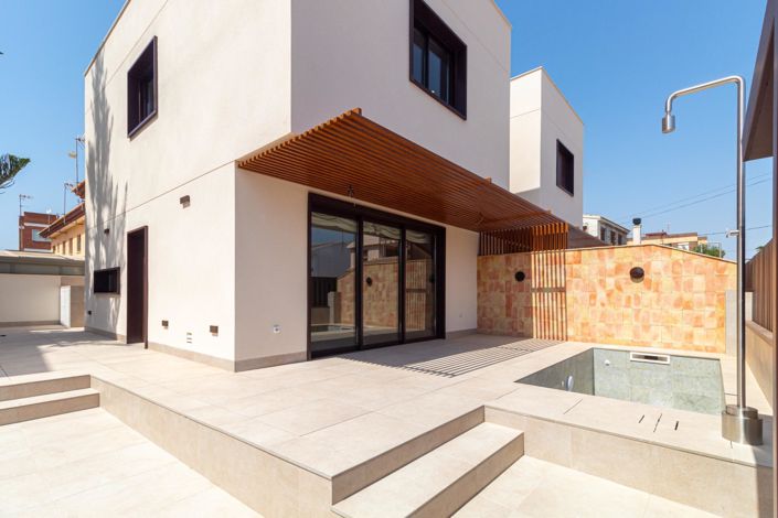 Image No.2-3 Bed Villa for sale