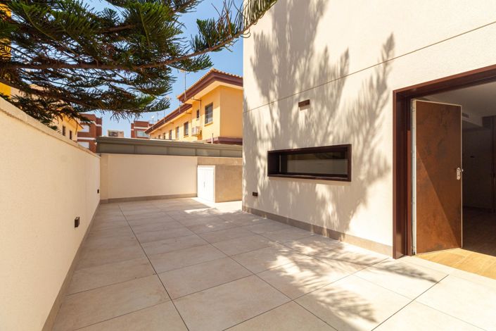 Image No.29-3 Bed Villa for sale