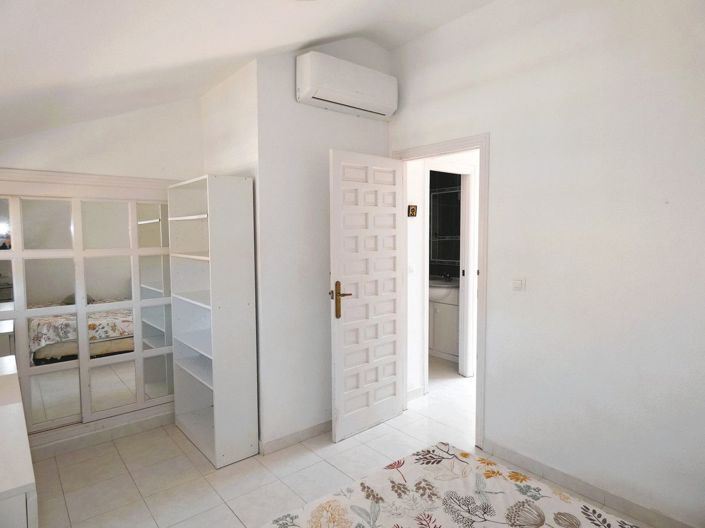 Image No.29-3 Bed Apartment for sale