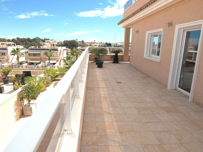 Image No.35-3 Bed Apartment for sale
