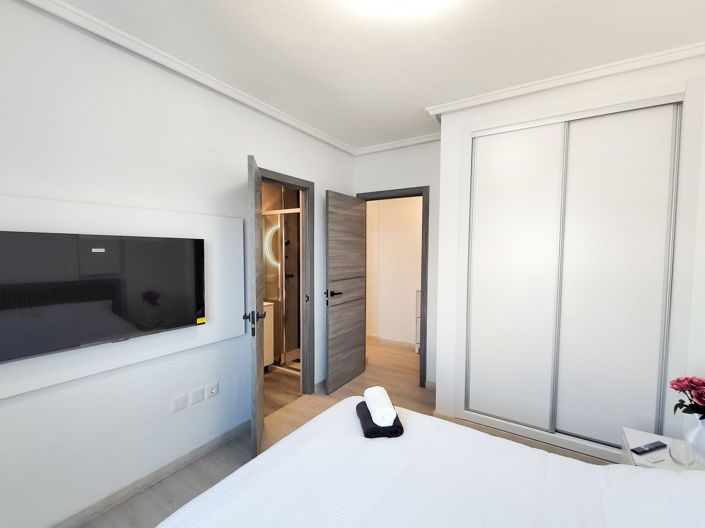 Image No.10-3 Bed Apartment for sale