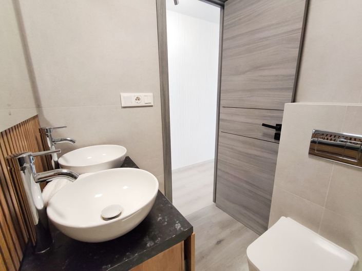 Image No.21-3 Bed Apartment for sale