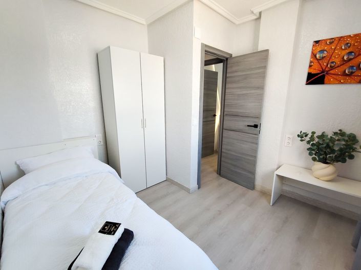 Image No.24-3 Bed Apartment for sale