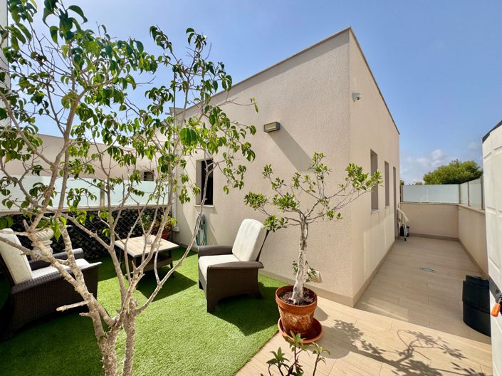 Image No.10-3 Bed Townhouse for sale
