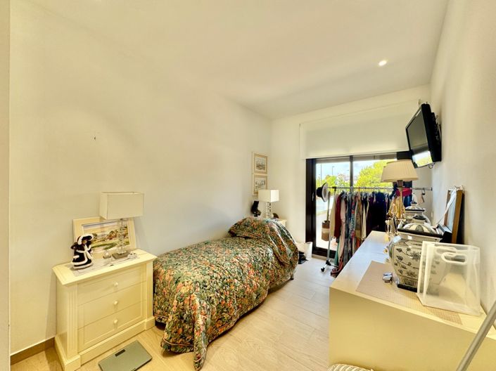 Image No.19-3 Bed Townhouse for sale