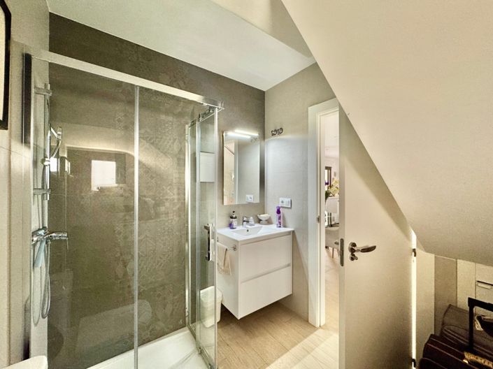 Image No.29-3 Bed Townhouse for sale