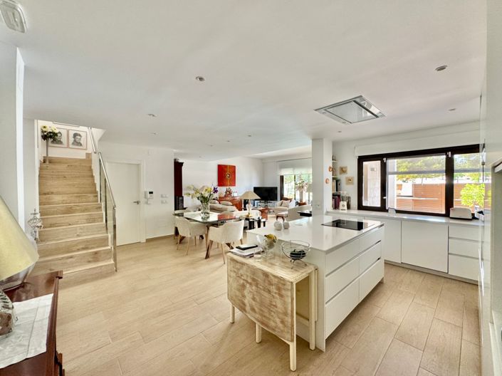 Image No.32-3 Bed Townhouse for sale