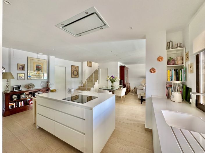 Image No.34-3 Bed Townhouse for sale