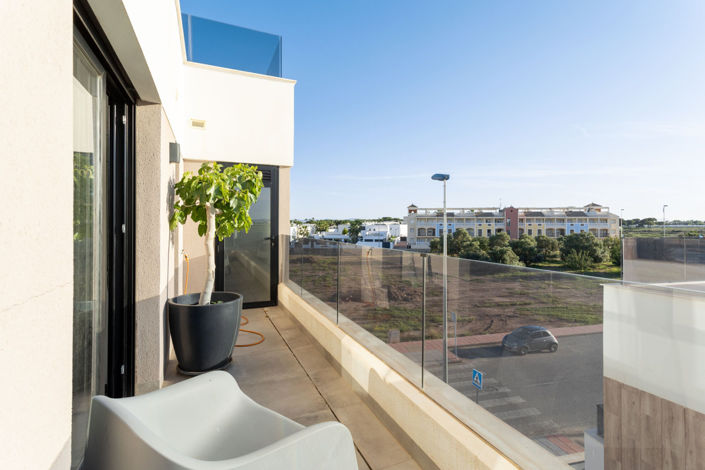 Image No.20-3 Bed Apartment for sale
