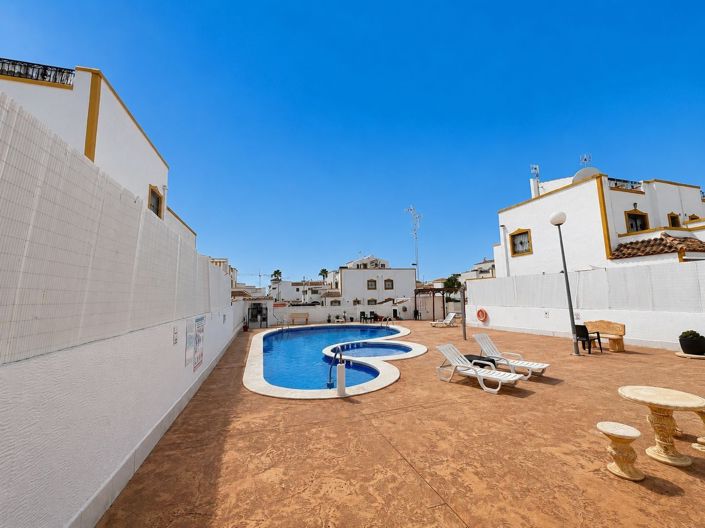 Image No.10-3 Bed Villa for sale