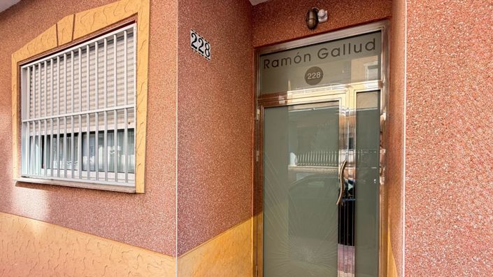 Image No.26-3 Bed Apartment for sale