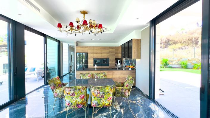 Image No.17-6 Bed Villa for sale