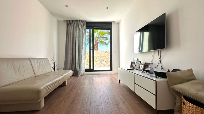 Image No.28-6 Bed Villa for sale