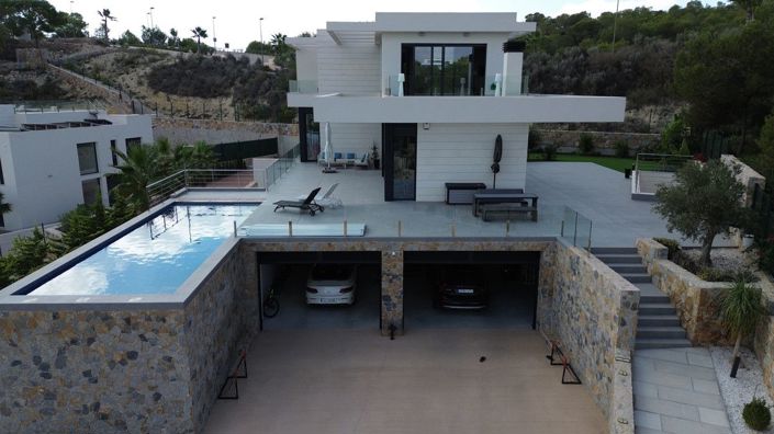Image No.3-6 Bed Villa for sale