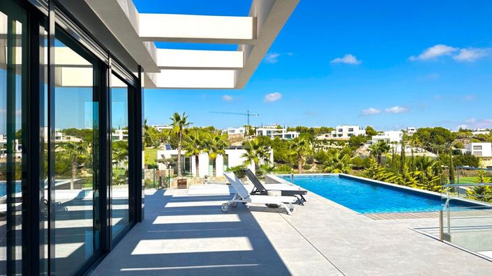 Image No.4-6 Bed Villa for sale