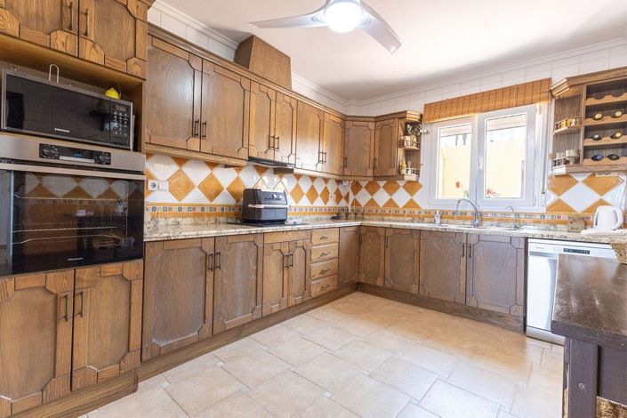 Image No.15-5 Bed Villa for sale