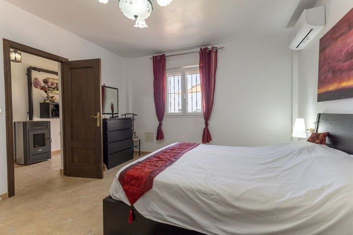 Image No.25-5 Bed Villa for sale