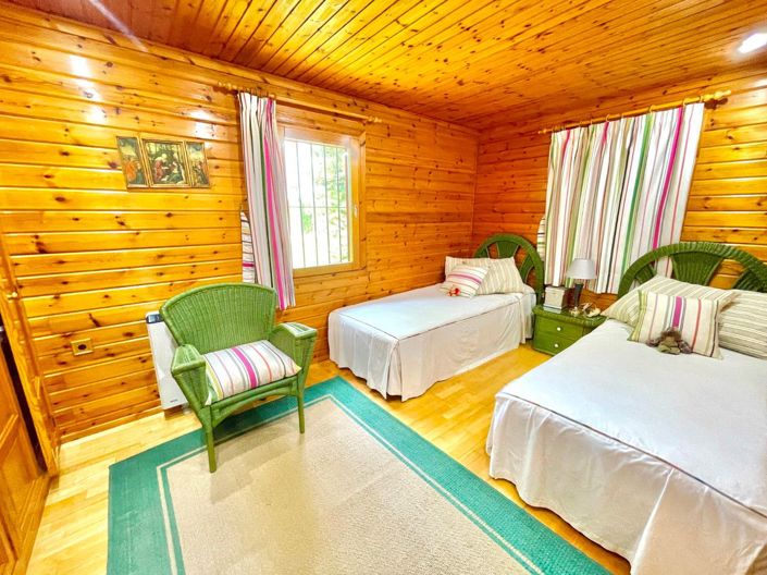 Image No.12-4 Bed Villa for sale