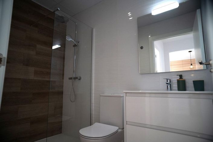 Image No.14-2 Bed House for sale