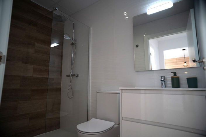Image No.14-2 Bed Townhouse for sale