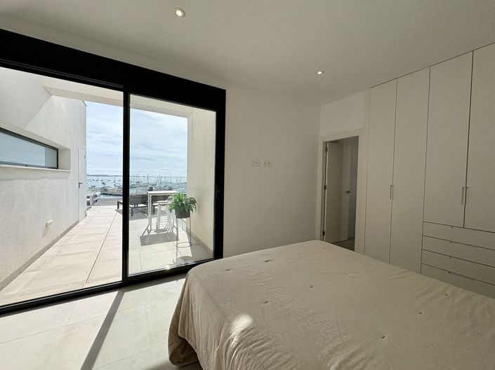 Image No.18-3 Bed Apartment for sale