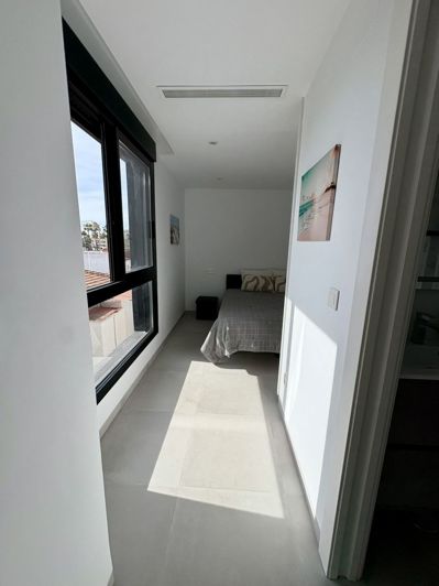 Image No.29-3 Bed Apartment for sale