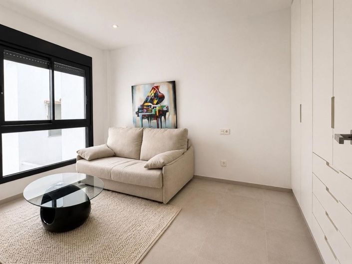 Image No.35-3 Bed Apartment for sale