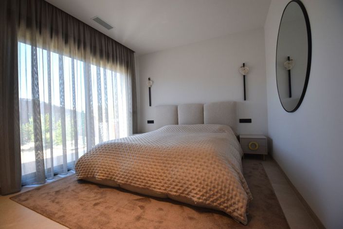 Image No.18-3 Bed Villa for sale