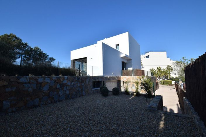 Image No.29-3 Bed Villa for sale