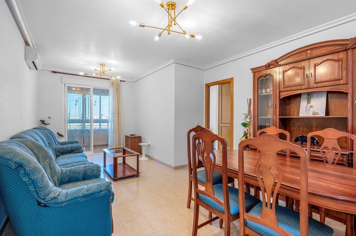 Image No.3-Appartement de 2 chambres à vendre à Torrevieja