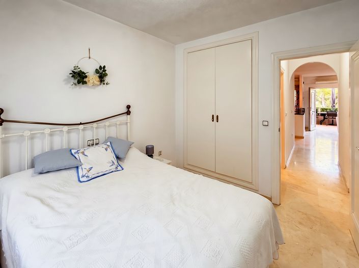 Image No.19-4 Bed Townhouse for sale