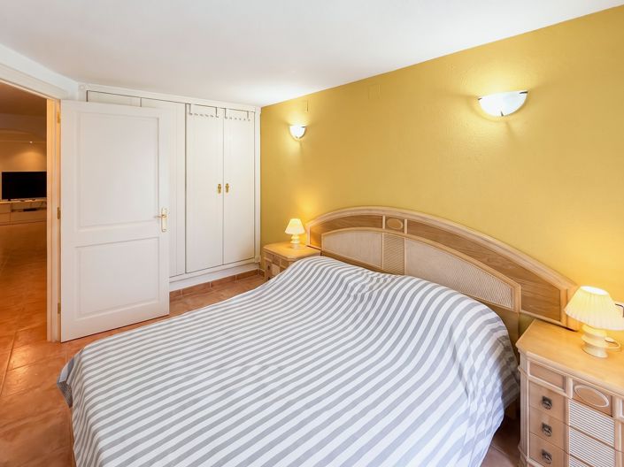 Image No.26-4 Bed Townhouse for sale