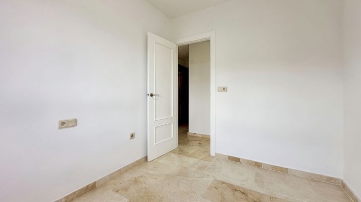 Image No.19-2 Bed Apartment for sale
