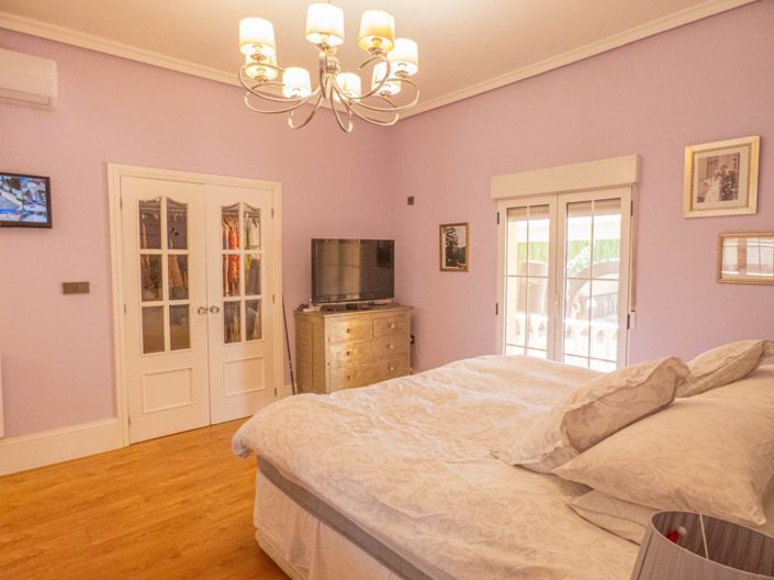 Image No.20-6 Bed Villa for sale
