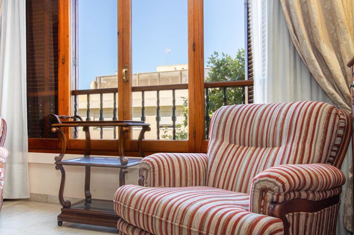 Image No.10-5 Bed Apartment for sale