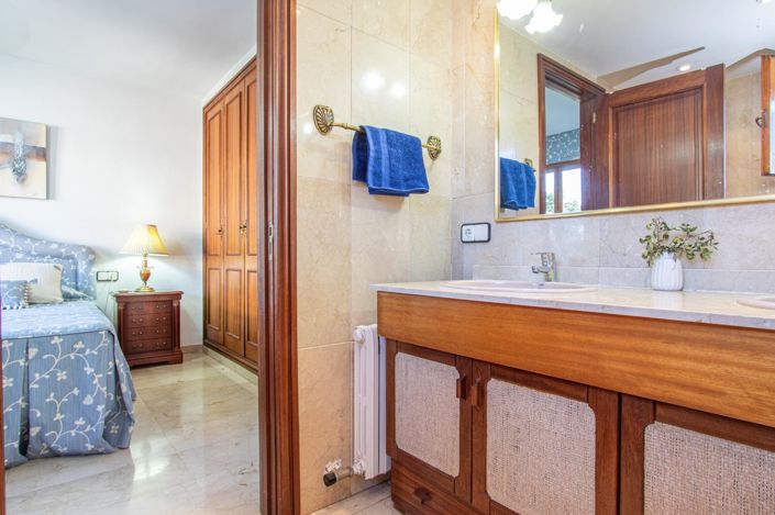 Image No.18-5 Bed Apartment for sale