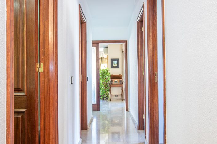 Image No.19-5 Bed Apartment for sale