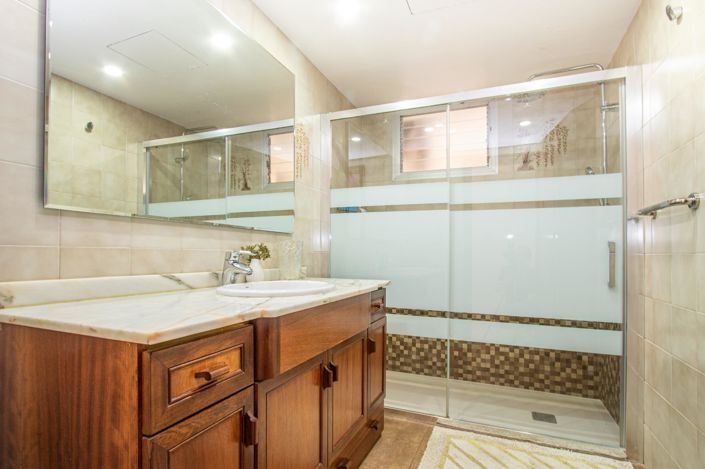 Image No.23-5 Bed Apartment for sale