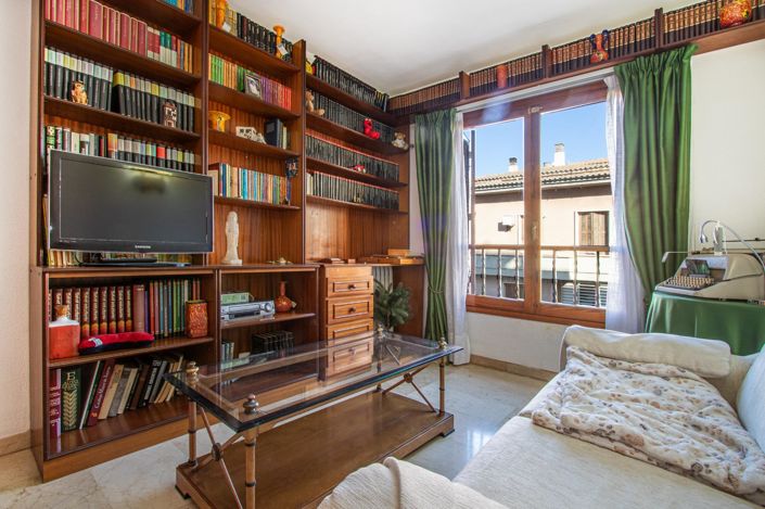 Image No.24-5 Bed Apartment for sale